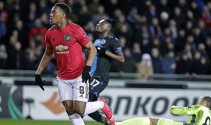 Martial evita la derrota del Manchester United ante Brujas