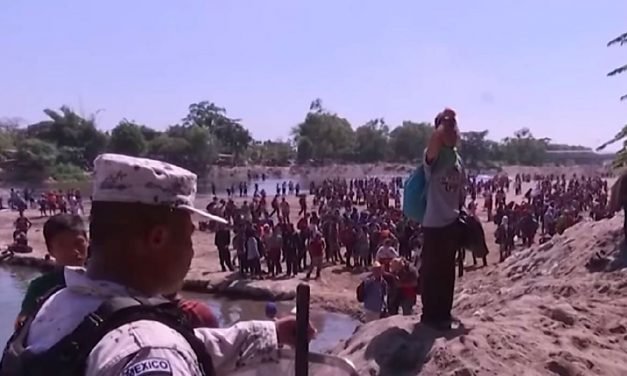 Los que cruzaron río Suchiate serán arrestados