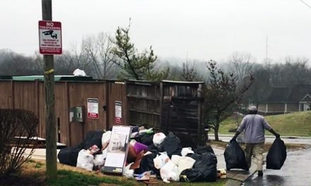 Los residentes de Hermitage, expresan preocupación por basura acumulada