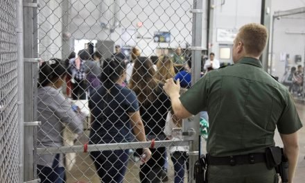 Latente crisis por COVID-19 en centros de detención de inmigrantes