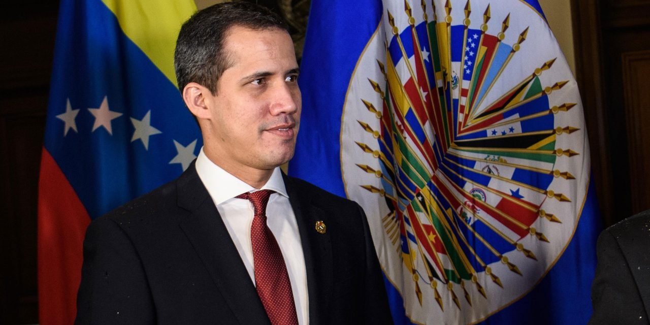 Pompeo responsabiliza a Maduro de la vida de Guaidó