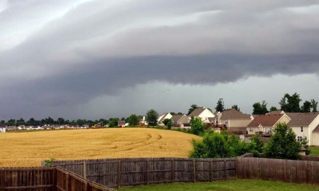 Granizo y pequeños tornados aislados podrían presentarse hoy en la tarde