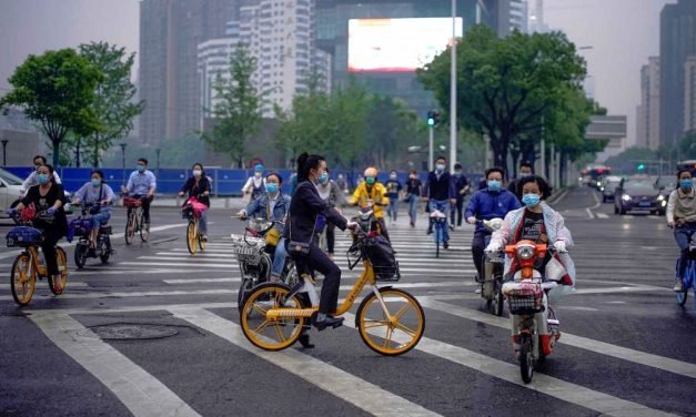China advierte de una “nueva Guerra Fría” con EU por la pandemia