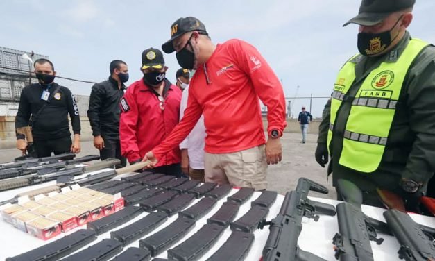 Autoridades venezolanas incautan armas de guerra provenientes de EE.UU. por vía marítima