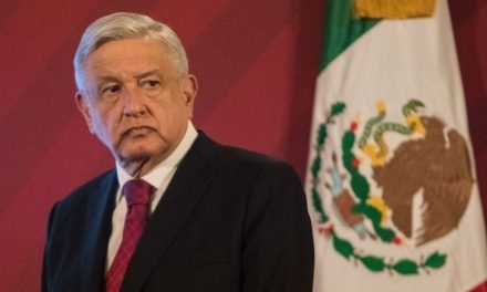 López Obrador pide a Reino Unido que libere a Julian Assange y le ofrece asilo político