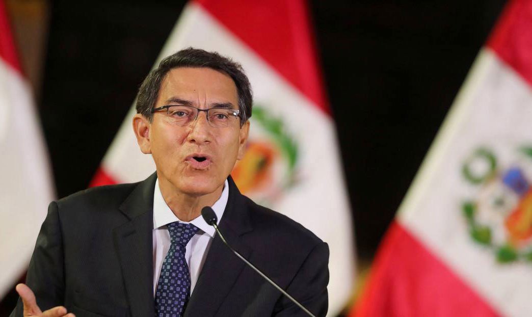 Día decisivo en Perú: la destitución de Martín Vizcarra, en manos del Congreso