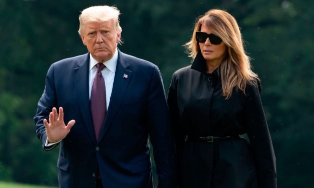Presidente Trump y la primera dama, con síntomas leves por COVID-19