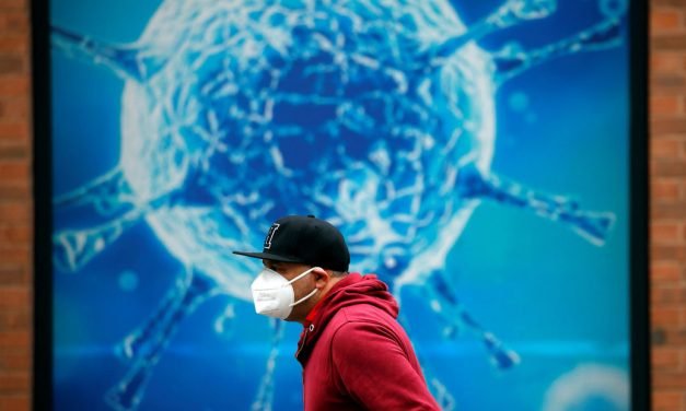 Qué se sabe de la nueva variante del coronavirus detectada en el Reino Unido, que puede ser “hasta un 70 % más transmisible” que la cepa original