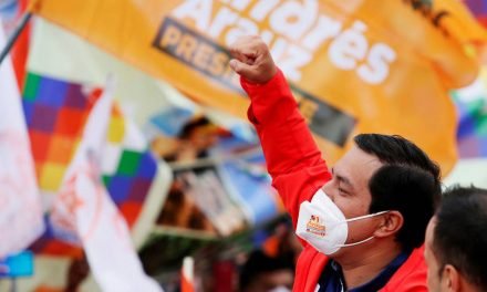 Arauz y Lasso pasan oficialmente a la segunda vuelta de las elecciones presidenciales en Ecuador