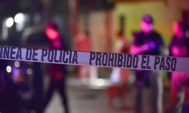 Procesan a cuatro policías por muerte de mujer sometida en Tulum