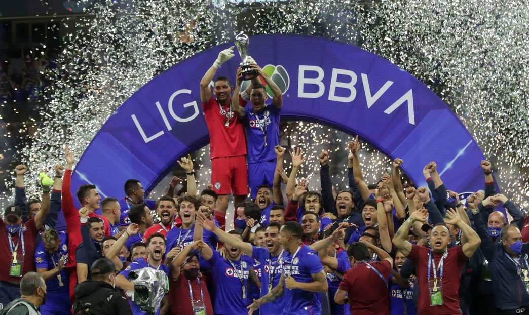 Cruz Azul se consagra campeón del fútbol mexicano después de 23 años sin título