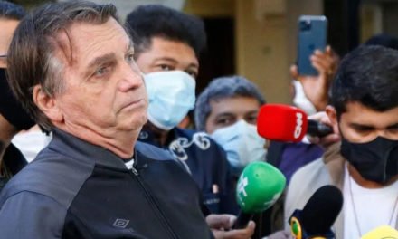 Bolsonaro sale del hospital tras padecer obstrucción intestinal