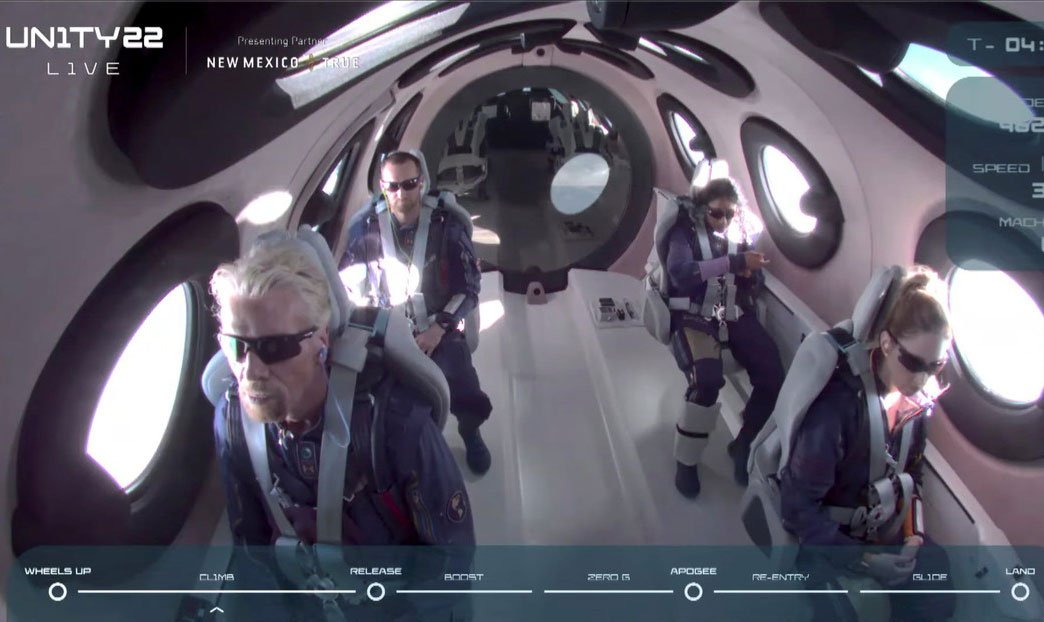 Richard Branson hace historia tras completar con éxito su primer viaje al espacio a bordo de la nave SpaceShipTwo