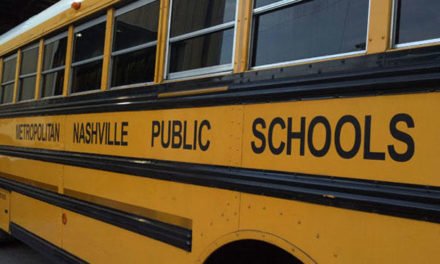 Junta Escolar de Nashville aprueba un estatuto dirigido a hispanohablantes