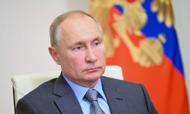 Putin sobre la crisis en Afganistán: “Hay que dejar de construir ‘democracias’ en otros países”
