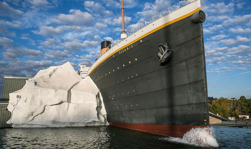 Tres heridos después del colapso de un iceberg en el Museo del Titanic en Tennessee