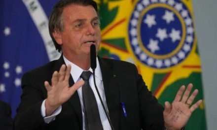 Jair Bolsonaro: El Presidente revela que se refugia en el baño para llorar