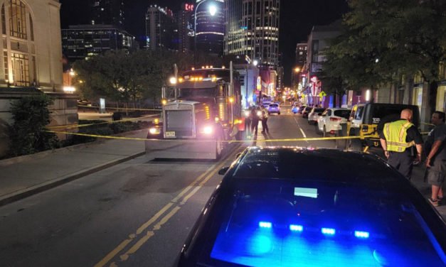 Mujer de procedente de Texas muere en accidente de scooter en el centro de Nashville