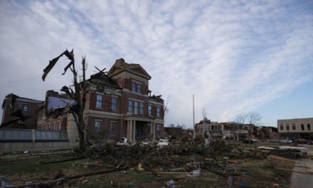 El rastro apocalíptico dejado en Kentucky por el tornado que causó decenas de muertos