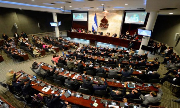 Juramentan de forma paralela dos directivas del Congreso Nacional de Honduras