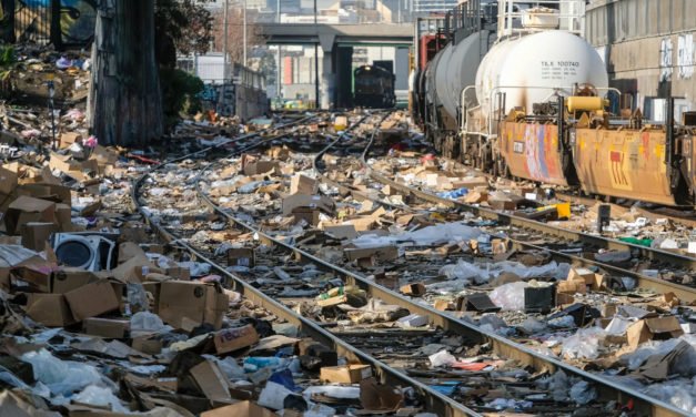 Roban decenas de armas de trenes de carga en Los Ángeles