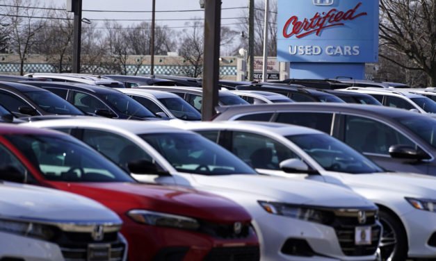 El salvaje mercado de autos usados: un hombre ofreció una ganancia de $ 7,000 por su minivan