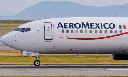 El contagio con covid-19 de más de 80 pilotos de Aeroméxico obliga a cancelar decenas de vuelos