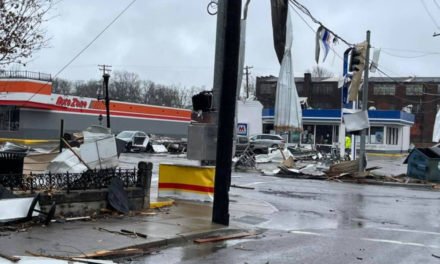 Hopkinsville, Kentucky sufre daños por las tormentas en inicio de Año; Hay cortes de energía en toda la región