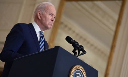 Biden anuncia más sanciones: limitar la capacidad de Rusia para hacer negocios en dólares, euros y libras para aislarla de la economía mundial