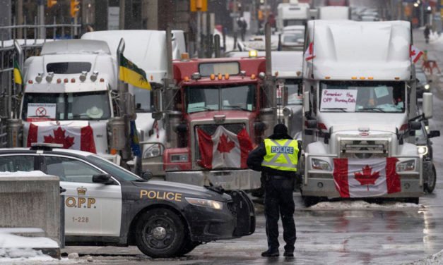 Las protestas por COVID-19, amenazan el comercio fronterizo entre Canadá y EE. UU.