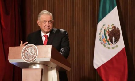 AMLO asegura que sus reformas están en línea con Constitución de 1917