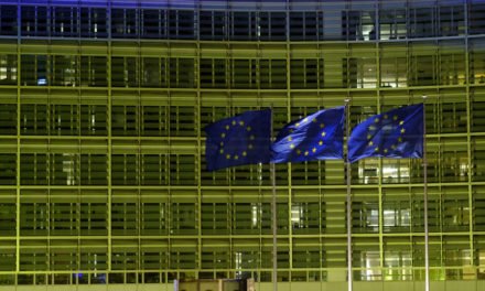 La UE asegura que su segundo paquete de sanciones afectará al 70 % del mercado bancario y las principales empresas estatales de Rusia