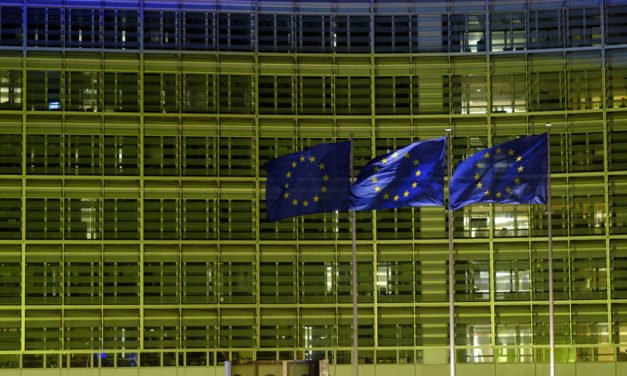 La UE asegura que su segundo paquete de sanciones afectará al 70 % del mercado bancario y las principales empresas estatales de Rusia