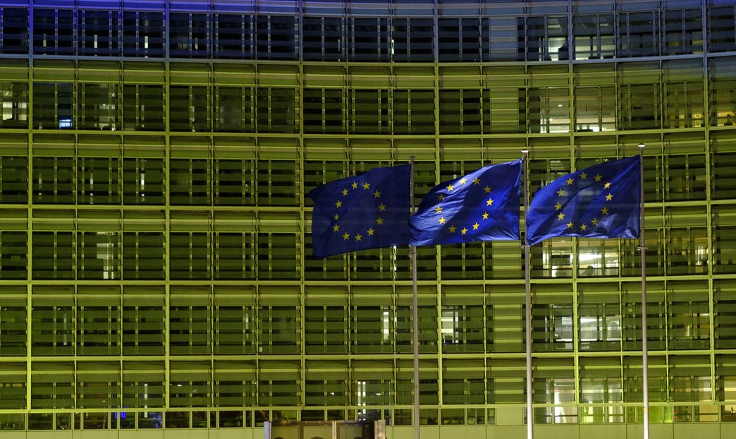 La UE asegura que su segundo paquete de sanciones afectará al 70 % del mercado bancario y las principales empresas estatales de Rusia