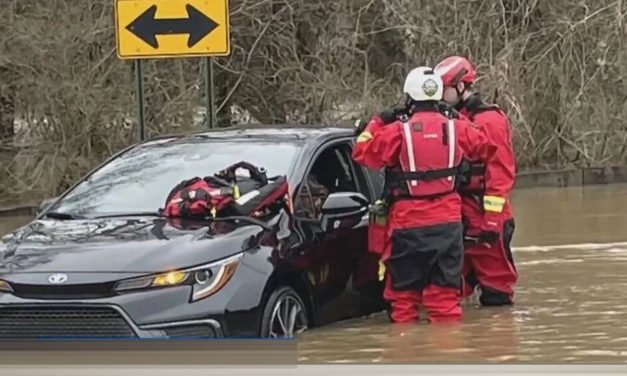 Los residentes de Franklin luchan contra las inundaciones