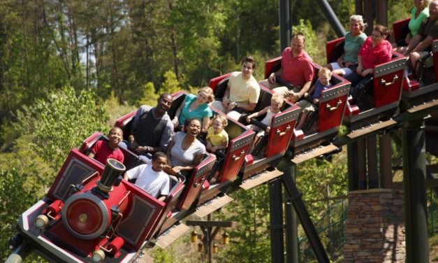 Dollywood ofrece pagar matrícula educativa para todos los empleados