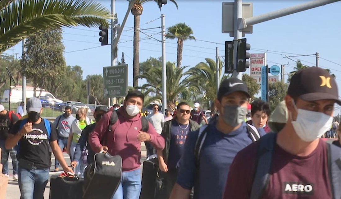 Cientos de miles de trabajadores agrícolas temporales comienzan a cruzar la frontera