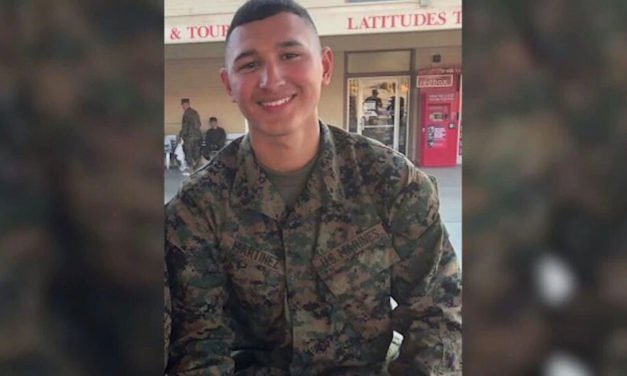 Veterano de la Marina, 23, apuñalado fatalmente fuera de un bar de Boston