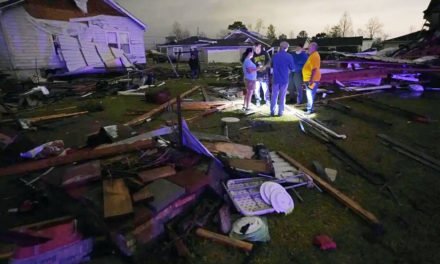 Luisiana envía a la Guardia Nacional a la zona de desastre del tornado