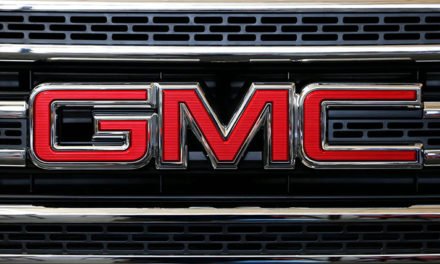 General Motors retira del mercado 740K SUV debido a faros demasiado brillantes