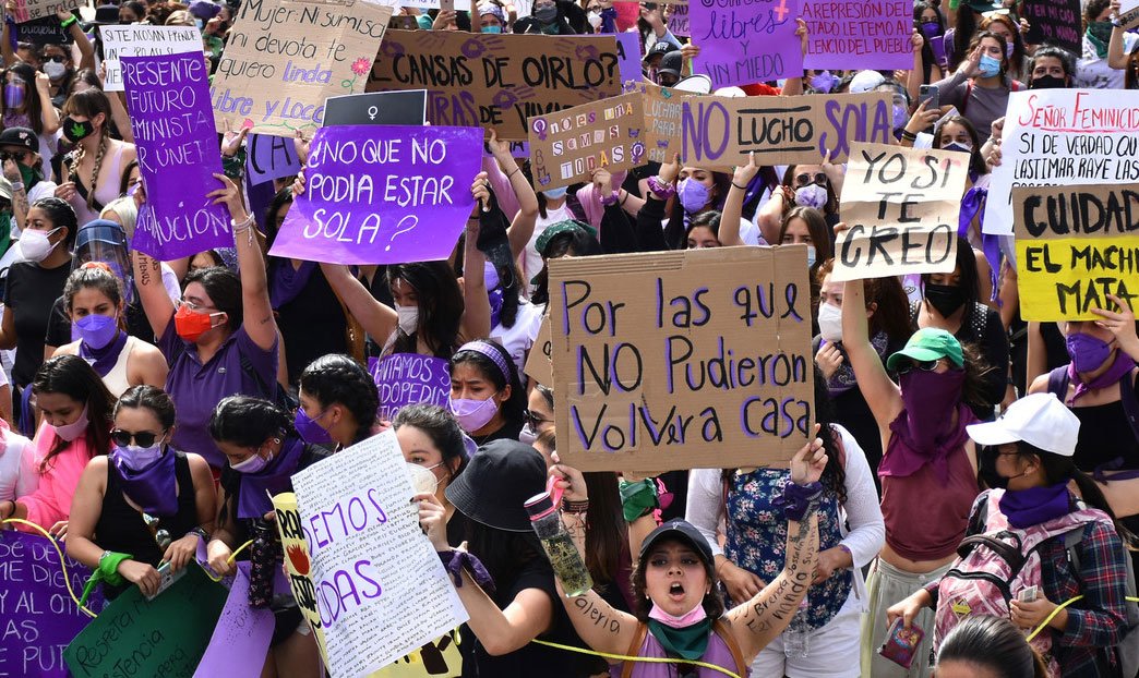 “Quieren proyectar la imagen de un México en llamas”: López Obrador convoca a feministas a evitar violencia en movilizaciones por el 8M.