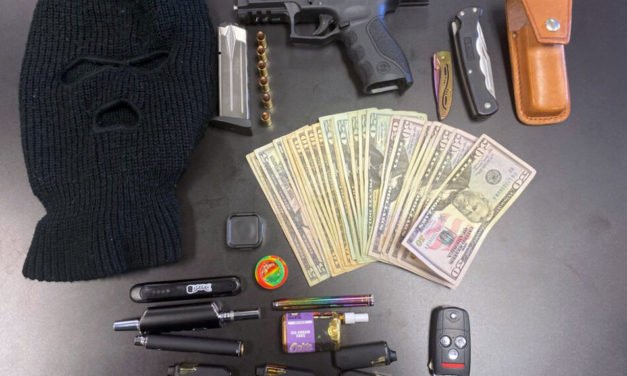 Estudiante de Mt. Juliet detenido después de que el registro del vehículo revelara una pistola pequeña y cuchillos