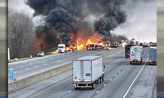 Un muerto en accidente que involucró a cinco vehículos en la I-65 en Kentucky