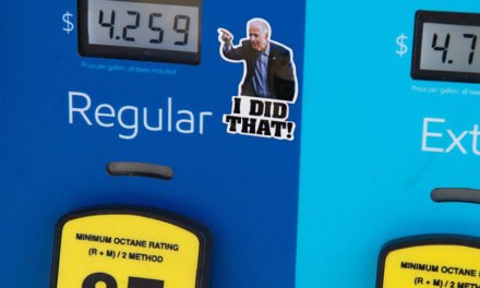Hombre de Pensilvania arrestado por supuestamente poner una etiqueta anti-Biden en las bombas de gasolina