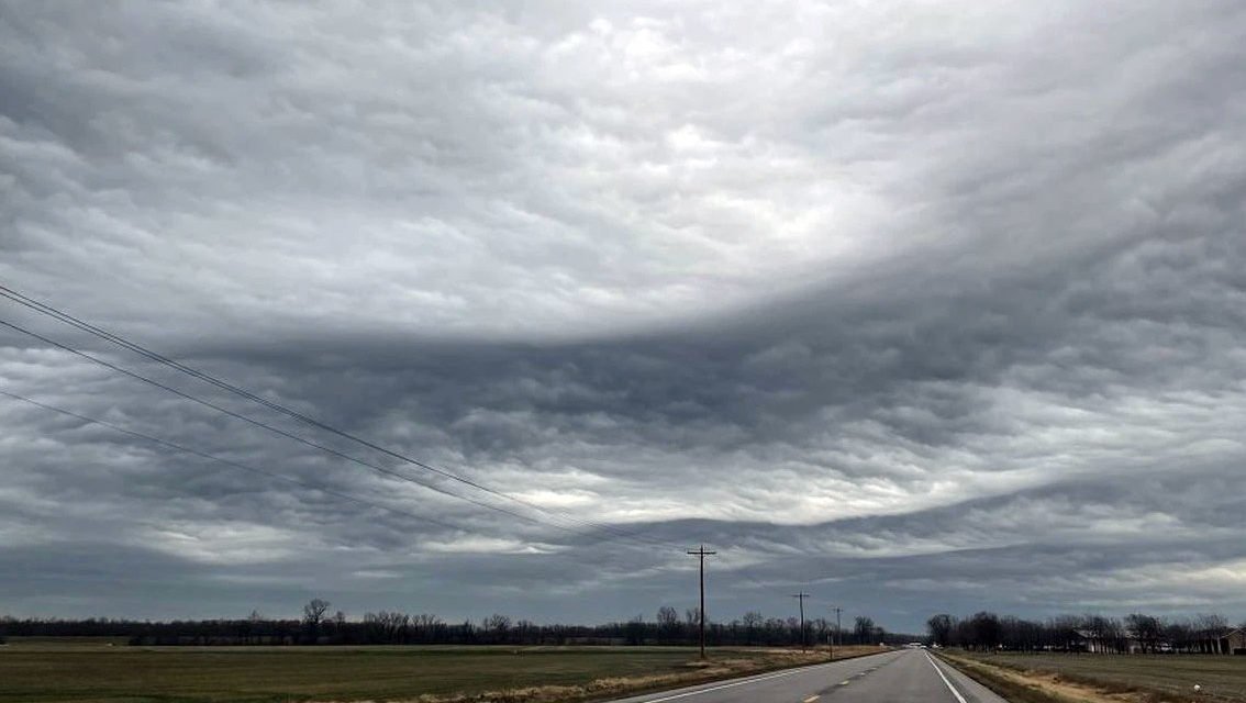 Pronóstico de primera alerta: las nubes se rompen a medida que se desarrolla un clima más cálido