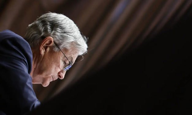 La Reserva Federal sube las tasas de interés para frenar la economía de EE.UU.