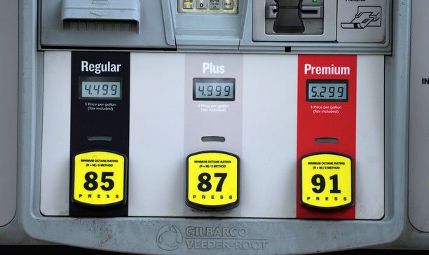 El precio promedio de la gasolina en EE. UU. sube 33 centavos a $ 4.71 por galón