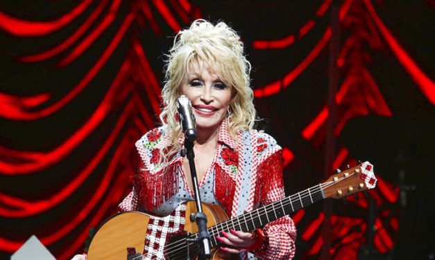 Dolly Parton dona $ 1 millón a la investigación de enfermedades infecciosas, nuevamente