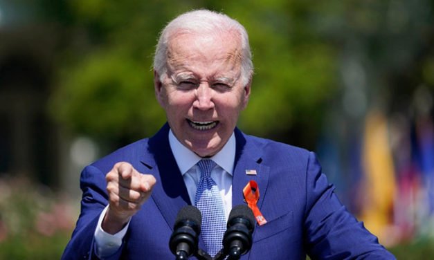 Los demócratas frustrados evalúan un paso drástico: desafiar a Biden en 2024