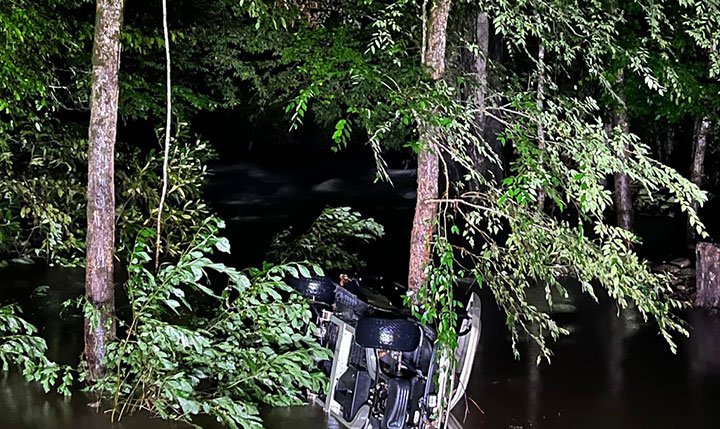 14 personas rescatadas del campamento de Gatlinburg, Tennessee, después de las inundaciones, 400 evacuadas, dicen las autoridades